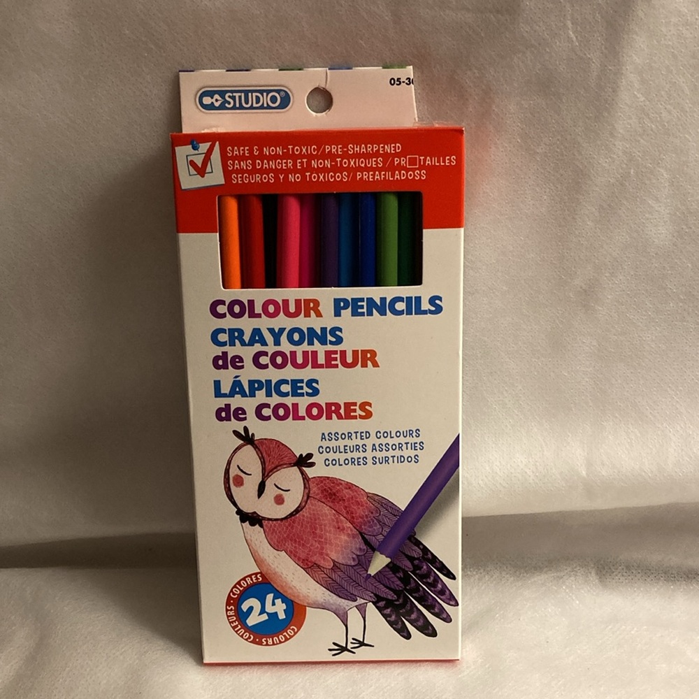 NWOT - Large Print Word Hunt (2), Sketch Pad and Colouring Pencils Bundle - Picture 8 of 9